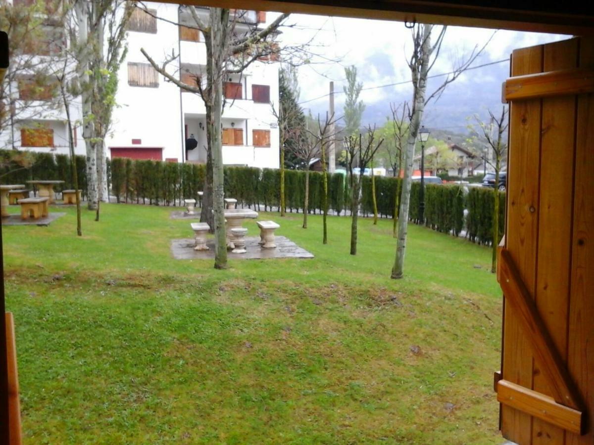 Apartamento en las montañas del pirineo aragonés en Alquiler Altruista Villanúa Esterno foto